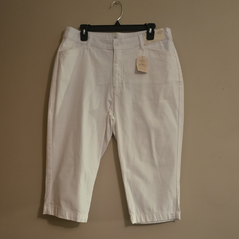 New St John's Bay Women's Size 16 White‎ Capri Mid-rise